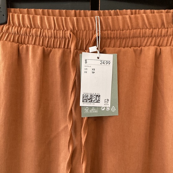 H&M super soft drawstring trousers. NWT - Picture 2 of 3